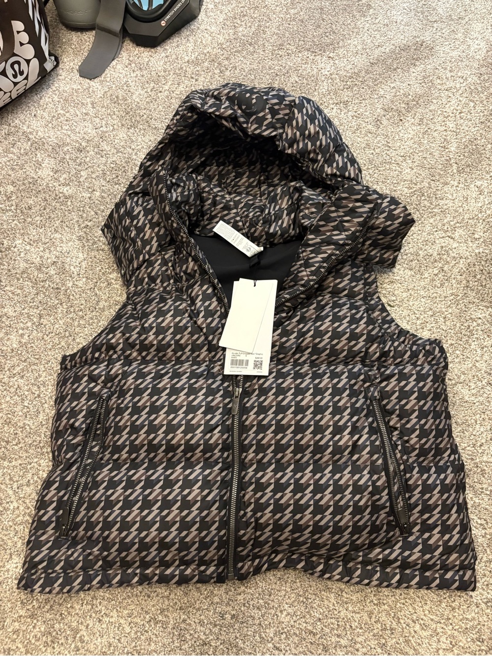 lululemon Hooded Quilted Wunder Puff Vest in Black and Brown Houndstooth, 6, NWT